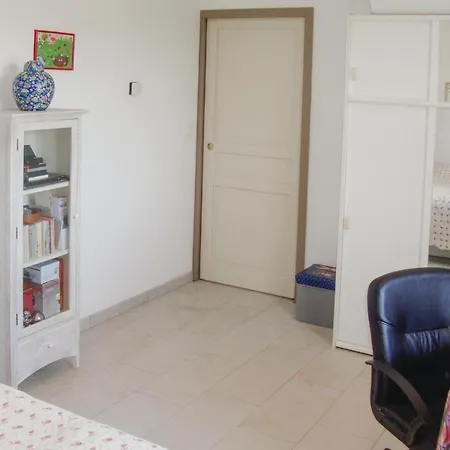 Amazing In Arnaud-Guilhem