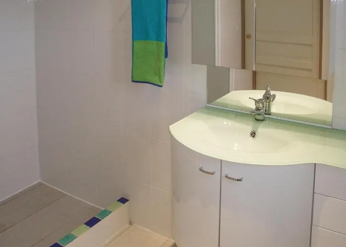 Amazing In Arnaud-Guilhem